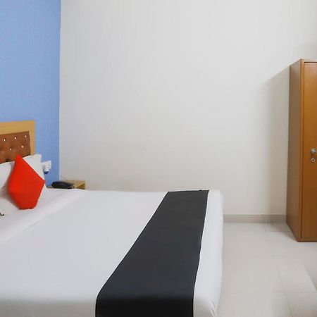 Hotel Diamond Imperial Noida Zewnętrze zdjęcie
