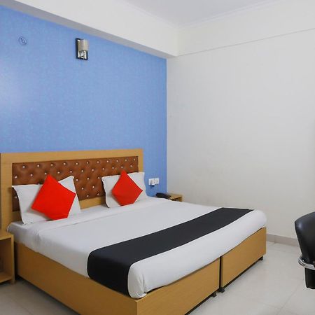 Hotel Diamond Imperial Noida Zewnętrze zdjęcie