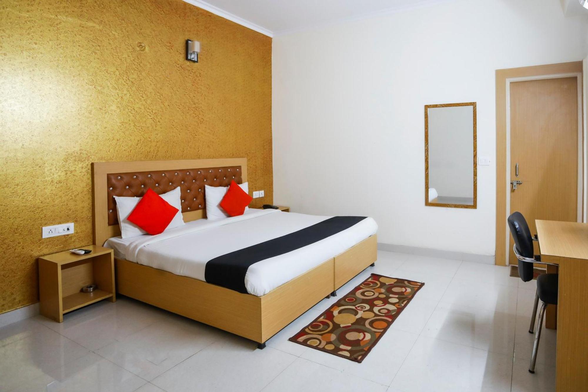 Hotel Diamond Imperial Noida Zewnętrze zdjęcie