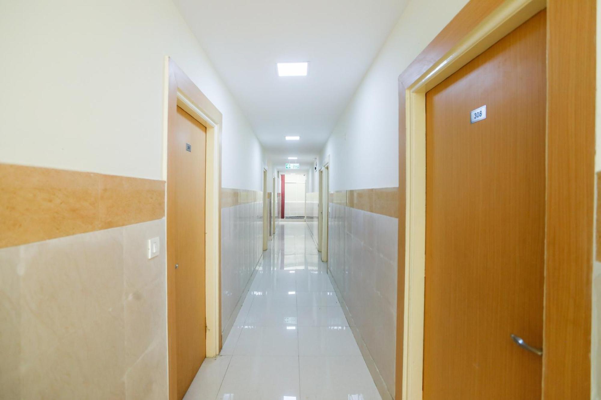 Hotel Diamond Imperial Noida Zewnętrze zdjęcie