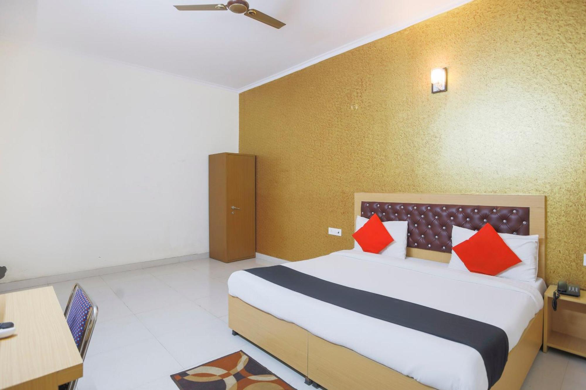 Hotel Diamond Imperial Noida Zewnętrze zdjęcie